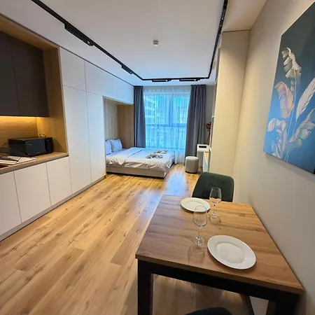 Amalfy Cozy Near Metro W Working Desk And Wifi