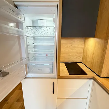 Amalfy Cozy Near Metro W Working Desk And Wifi Apartament Sofia